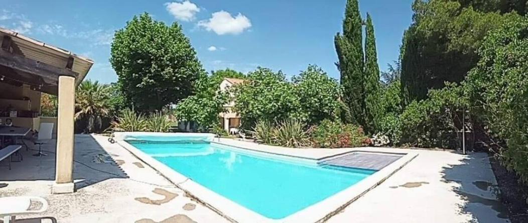 Offrez-Vous Un Sejour Dans Notre Gite A Entressen Une Grande Piscine Pour Se Rafraichir ,Un Espace De Jeux Pour Enfants Pour Des Heures De Divertissement Un Terrain De Petanque Pour Des Parties Endiablees Exterior foto