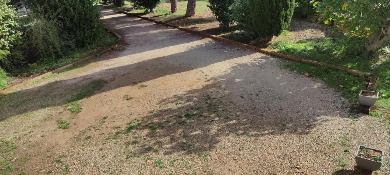 Offrez-Vous Un Sejour Dans Notre Gite A Entressen Une Grande Piscine Pour Se Rafraichir ,Un Espace De Jeux Pour Enfants Pour Des Heures De Divertissement Un Terrain De Petanque Pour Des Parties Endiablees Exterior foto
