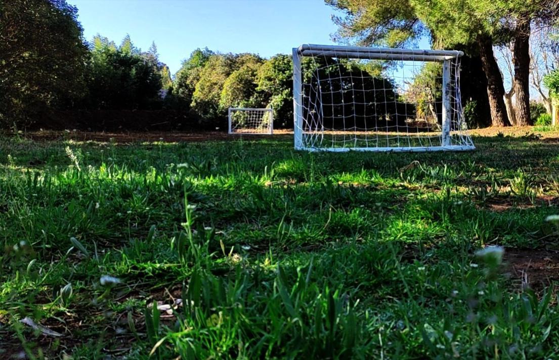 Offrez-Vous Un Sejour Dans Notre Gite A Entressen Une Grande Piscine Pour Se Rafraichir ,Un Espace De Jeux Pour Enfants Pour Des Heures De Divertissement Un Terrain De Petanque Pour Des Parties Endiablees Exterior foto